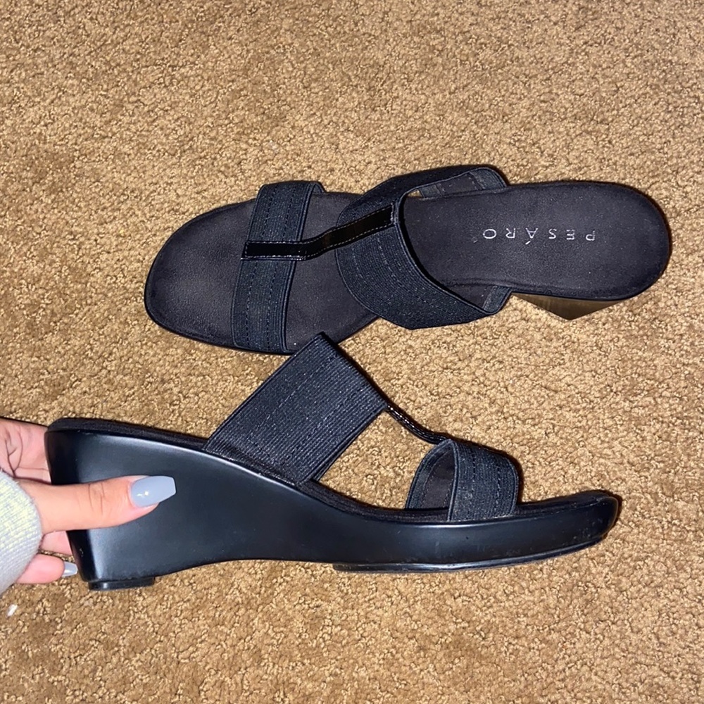 Black Wedges